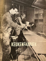 Vanaf 1937 begon Bruynzeel met fabricage van standaardkeukens 