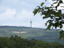 bei Bad Schwalbach mit Blick richtung Wiesbaden auf die Eiserne hand (Funkturm)