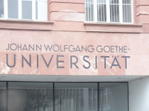 Eingang Hauptgebäude