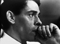 Le trac de Jacques Brel avant d'entrer en scène!
