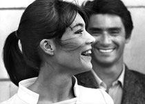 Françoise Hardy en Courèges, avec Sami Frey, 1965