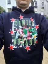 Elias Campos, "DD7", 2025, vinyle thermocollant sur hoodie en polyester