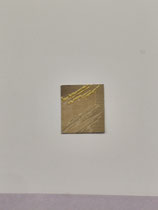 "Figure", 2025, carton de paquet de cigarettes Mi-Ne Classic, ruban adhésif double face, 2,6 x 2,9 cm