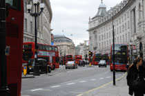 Die Regent Street ist eine der beliebtesten Einkaufsstraßen in London