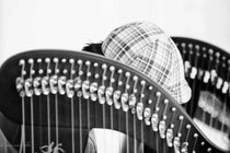 casquette et harpes