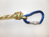 Nœud simple pour bloquer le mousqueton.