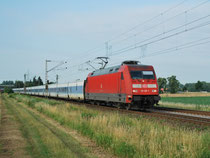 Am 29.06.09 ist es BR 101 128-7 die den CNL1288 (Talgo) früh Morgens Richtung Hamburg zieht.