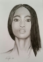 "Estelle", Bleistiftzeichnung im silbernen Rahmen mit schwarzem Passepartout, 41 x 31 cm,  120,-€