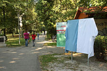 NK_Stadtpark_2013-09-07_055 - Verhüllte Infotafel...