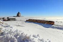 Schneeberg - 25.Oktober 2014_021 - ...von der Talstation - bis zum Endbahnhof (577 m - 1795 m) überwindet die Bahn einen Höhenunterschied von 1218 Metern.