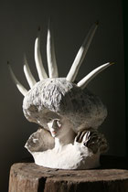 Mélanie Broglio-"Petit pardon", grès et porcelaine, 85x50x45cm, Emaillé, or, Multi cuissons 1280°-Galerie Gabel-Biot