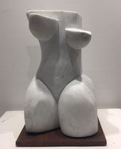 Thierry Pelletier- "Vénus" sculpture en marbre de Carrare  -H31cm-Galerie d'art Biot-Côte d'Azur