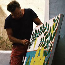 Gordon Hopkins en train de peindre