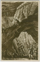 "Rutsche im Bergwerk" sowie bergmännische Kleidung und Arbeitsverrichtungen (Souvenirbild). Gelatinesilberabzug 9 x 14 cm, wohl Reproduktionsaufnahme eines polychromen Originals eines unbekannten Illustrators.  Inv.-Nr. Vu914gs01167