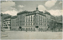 Hotel „Tyrol“, Südtiroler Platz 1 im Bauzustand vor Zerstörung im 2. Weltkrieg. Lichtdruck 9 x 14 cm; Impressum: Fritz Gratl, Innsbruck um 1910.  Inv.-Nr. vu914ld00064