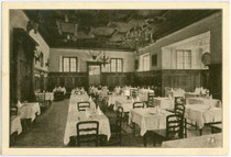Speisesaal im Hotel „Villa Auffinger“ in Meran, Freiheitsstraße 137 - 139. Offsetdruck 10 x 15 cm ohne Impressum um 1930.  Inv.-Nr. vu105od00001