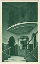 Empfangshalle des Städtischen Dampfbades Innsbruck, Salurner Straße 6. Rastertiefdruck 9 x 14 cm; Impressum: Dr. (Adalbert) Defner, Igls um 1925.  Inv.-Nr. vu914rtd00012