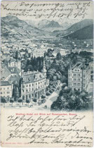 Kamposch's Hotel „Walther von der Vogelweide" (links) und Dependance (rechts) an der Bahnhofsallee in Bozen mit Rosengartengruppe. Impressum: Art(istisches). Institut Orell Füssli, Zürich um 1900.  Inv.-Nr. vu914ld00020a