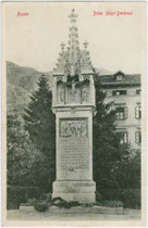 Denkmal für Peter Mayr, Wirt an der Mahr bei Brixen (eingeweiht 1900) am Pfarrplatz in Bozen. Lichtdruck 9 x 14 cm; Stengel & Co., Dresden 1911.  Inv.-Nr. vu914ld00155