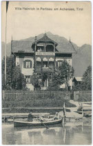 Villa „Heinrich“ in Pertisau am Achensee, Gemeinde Eben, Bezirk Schwaz, Tirol. Lichtdruck 9 x 14 cm; Impressum: Fotograf Puscher, Freudenthal um 1910.  Inv.-Nr. vu914ld00010