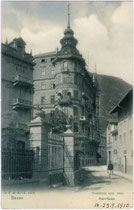 Hotel "Bristol" in Bozen von der Raingasse aus. Lichtdruck 9x14 cm; J(ohann). F(ilibert). A(MONN), Bozen 1906.  Inv.-Nr. vu914ld00029