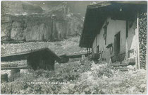 Die Ziereineralmhütte im Rofan-Hauptkamm der westlichen Brandenberger Alpen (AVE 6) im Gemeindegebiet von Münster, Bzk. Kufstein Tirol . Gelatinesilberabzug 9 x 14 cm; Impressum: A(lfred). Stockhammer, Hall in Tirol 1923.  Inv.-Nr. vu914gs00750