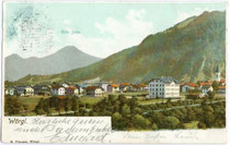 Wörgl mit Krankenhaus gegen Hohe Salve, postalisch gelaufen 1902. Kombinationsfarbdruck 9 x 14 cm; Impressum: R. Plunger, Wörgl.  Inv.-Nr. vu914kfd00005a