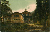 Bad Ratzes in Seis am Schlern. Farblichtdruck 9 x 14 cm; Impressum: Joh(ann). F(ilibert). Amonn, Bozen 1907.  Inv.-Nr. vu914fld00049