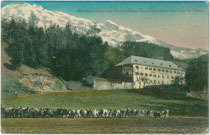 Mineralbad in Baumkirchen bei Hall in Tirol. Farblichtdruck 9 x 14 cm; Impressum: E. Jilovsky,  Prag 1916.  Inv.-Nr. vu914fld00053