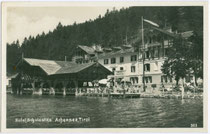 Hotel „Scholastika“ am Achensee, Gemeinde Achenkirch, Bezirk Schwaz, Tirol. Gelatinesilberabzug 9 x 14 cm; C(lemens). Lindpaintner, Innsbruck um 1920.  Inv.-Nr. vu914gs00230