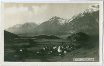 Bad Mehrn, Marktgemeinde Brixlegg, Bezirk Kufstein, Tirol mit Filialkirche. zum hl. Bartholomäus und den 14 Nothelfern gegen Rofangebirge. Gelatinesilberabzug 9 x 14 cm ohne Impressum, um 1925.  Inv.-Nr. vu914gs00734