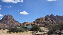 CAMPEGGIO ALLA SPITZKOPPE IN NAMIBIA – TOUR OFFROAD TOTAL
