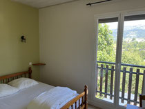 2ème étage Chambre 4 (1lit double et 2 lits simples)