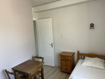 2ème étage Chambre 4 (1lit double et 2 lits simples)