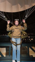 In een van de vele musea die mijn vader en ik hebben bezocht kon je ook in een soort parachute simulator.