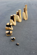 Christian Feig, Hybris, 2012, 7-teilig, Lindenholz, 104 x 110 x 205 cm