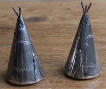 4140 Navajo teepee salt and pepper shakers c.1930-50 1.25x2.25" $395