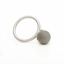 ring, small concrete pearl (10 mm)