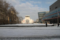 Innenstadt - König-Heinrich-Platz mit Gerichtsgebäude, Stadttheater und City Palais