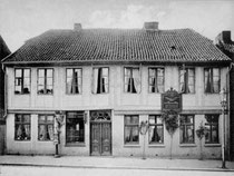 Dezember: Lübecker Straße 48 mit korbbogiger Oberlichttür