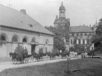 Januar: Reit- und Fahrschule 1936