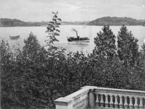 Juli: Aussichtsterrasse des Hotels Holsteinische Schweiz im Jahre 1913