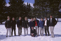 Ich bewarb mich am Colorado College wider Erwarten nicht um die Aufnahme ins Eishockey-Team, die „Tigers“ (die es auch heute noch gibt), sondern) war während des Winters 1963/64 Mitglied des hier abgebildeten College Ski-Teams.