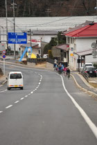 こんな感じで　わっせわっせ　　ちょっと見・・・異様な集団ですね(^^ゞ