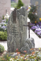 Grabstein auf dem Friedhof Therwil - Bronze