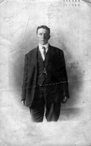 Henry Mundahl, Amanda's brother