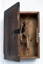 Patronenkast. 88B, 1998, 40x14x10 cm, wood, bones