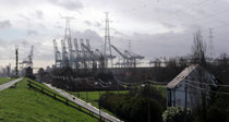 Doel zwischen Kernkraftwerk und Hafen