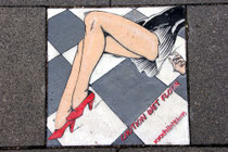 xxxhibition, Bodenkachel im Bürgersteig