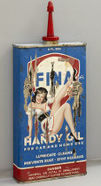 MISS FINA  Collage papier & technique mixte sur support bois 105 cm x 58 cm x 15 cm  2023
